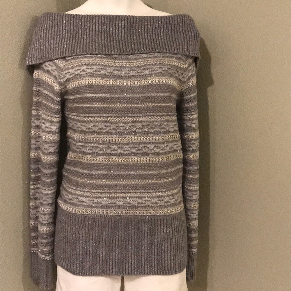 Cute sweater with sparkles ✨
